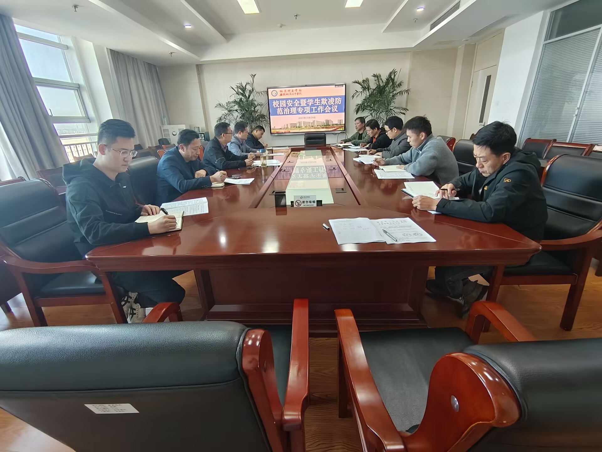 928d71d84cc4663f1bb529c5f82d5c65.jpg 928d71d84cc4663f1bb529c5f82d5c65.jpg